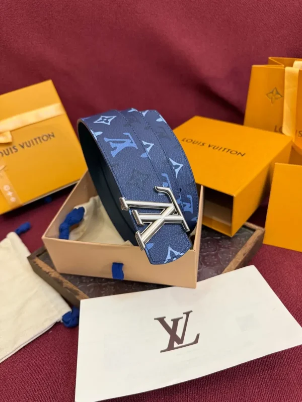 Louis Vuitton LV Dimension 40mm Reversible Belt