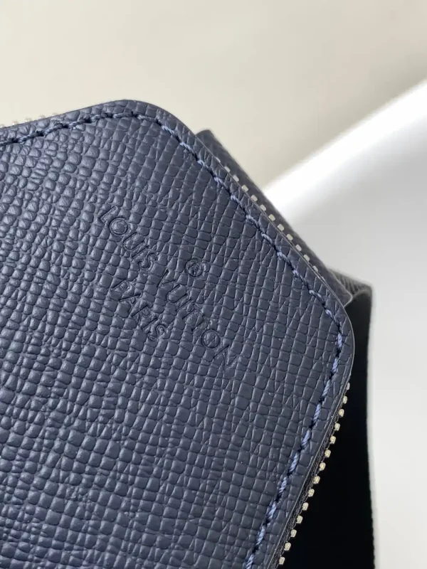 Louis Vuitton Avenue Men's Black Sling Bag - Boutique