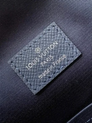 Louis Vuitton Avenue Men's Black Sling Bag - Boutique