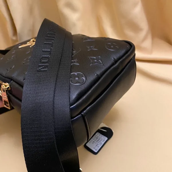 Louis Vuitton Avenue Sling Bag - Black Boutique Material