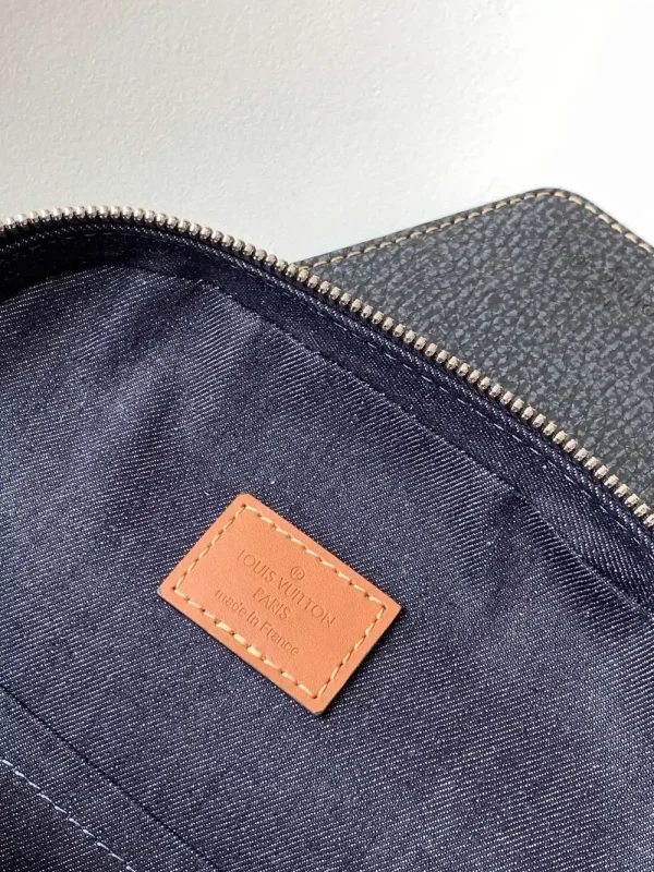 Louis Vuitton Avenue Sling Bag Men's Monogram Canvas