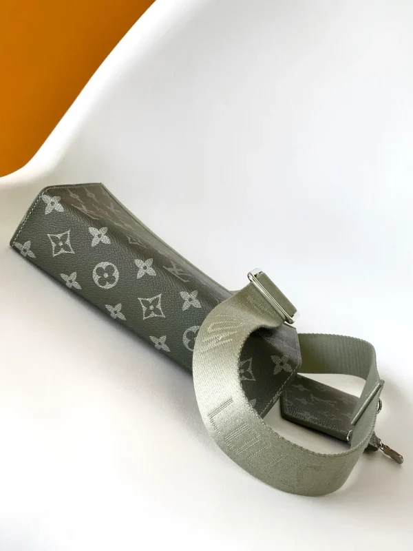 Louis Vuitton Monogram Eclipse Pochette Voyage MM Clutch