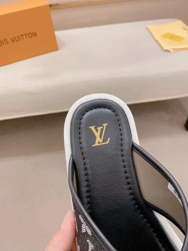 Louis Vuitton Honolulu Mule Men's Black Slide