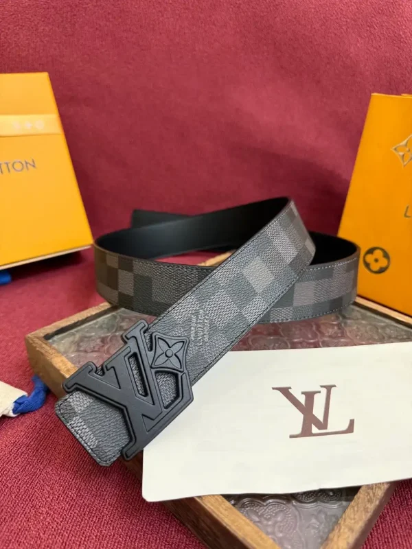 Louis Vuitton LV Initiales 40mm Reversible Belt