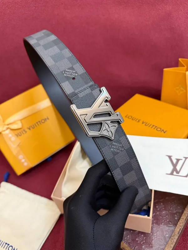 Louis Vuitton LV Initiales 40mm Reversible Belt