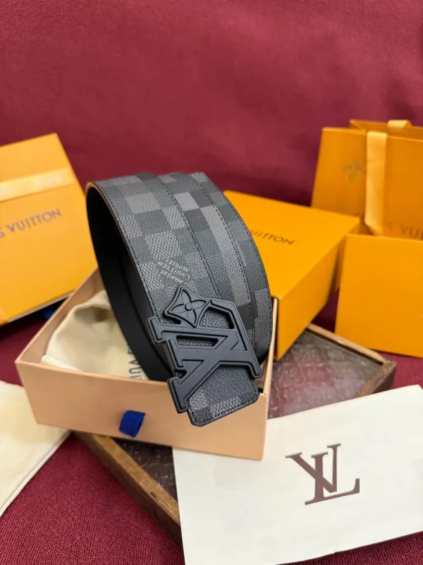 Louis Vuitton LV Initiales 40mm Reversible Belt