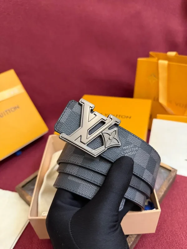 Louis Vuitton LV Initiales 40mm Reversible Belt