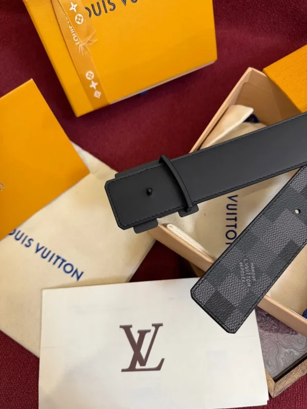 Louis Vuitton LV Initiales 40mm Reversible Belt