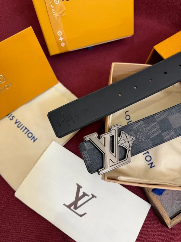 Louis Vuitton LV Initiales 40mm Reversible Belt