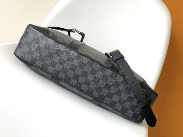Louis Vuitton Men's Briefcase Damier Graphite Canvas