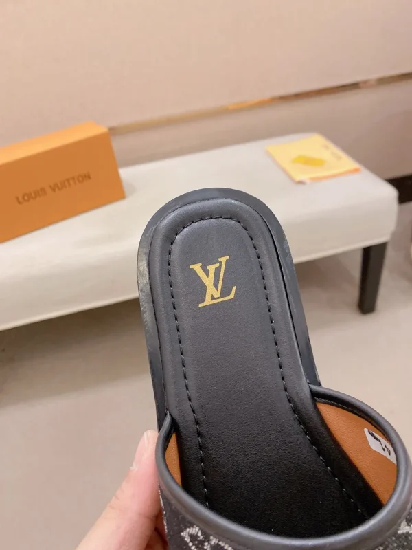 Louis Vuitton Men's Black Canvas Slide - Pool Pillow Mule