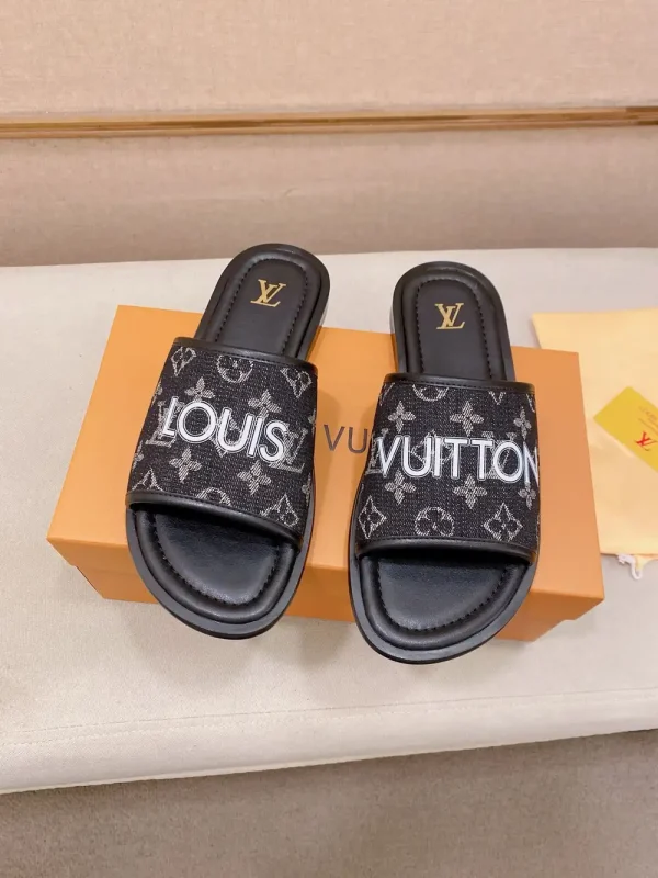 Louis Vuitton Men's Black Canvas Slide - Pool Pillow Mule