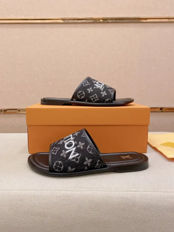 Louis Vuitton Men's Black Canvas Slide - Pool Pillow Mule