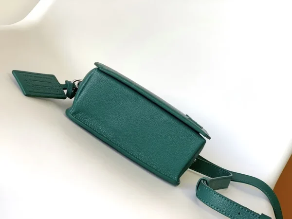 Louis Vuitton Men's Wearable Wallet - Boutique Leather