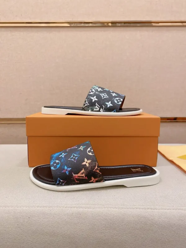 Louis Vuitton Pool Pillow Mule Men's Slide - Italian Craft