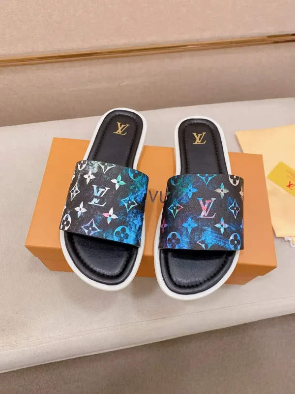 Louis Vuitton Pool Pillow Mule Men's Slide - Italian Craft