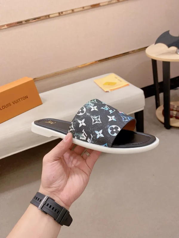 Louis Vuitton Pool Pillow Mule Men's Slide - Italian Craft