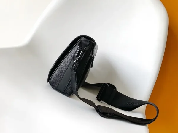 Louis Vuitton Takeoff Messenger Bag in Boutique Material