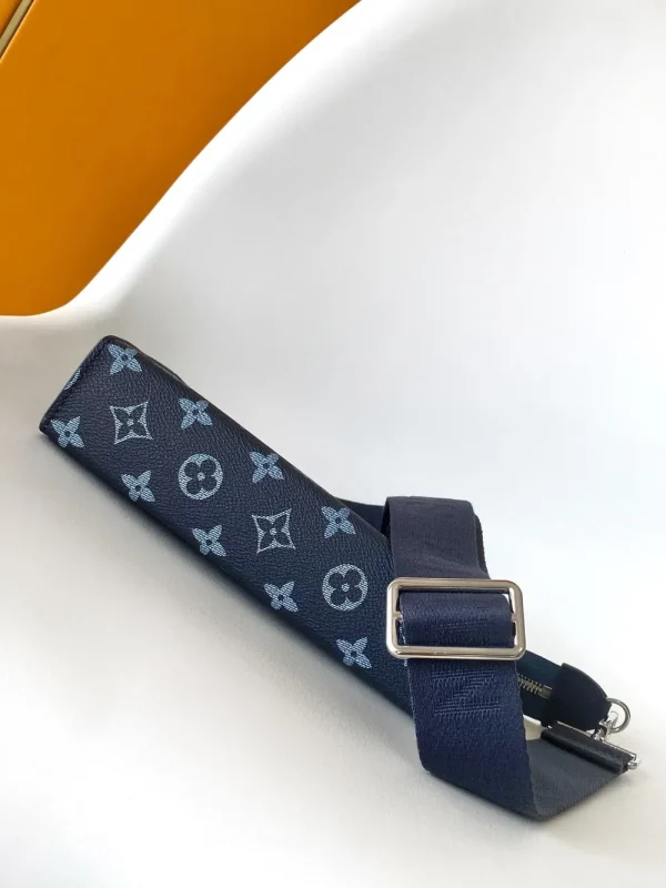 Louis Vuitton Trio Messenger Bag in Navy Leather
