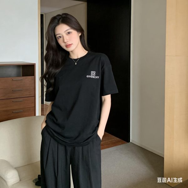 Givenchy Distressed Logo T-Shirt- Black