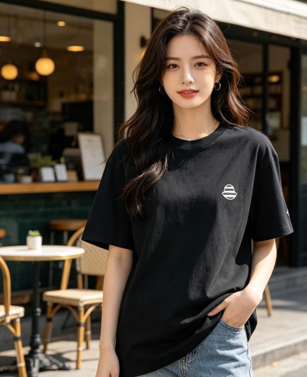 Moncler Logo-Patch Cotton T-Shirt- Black