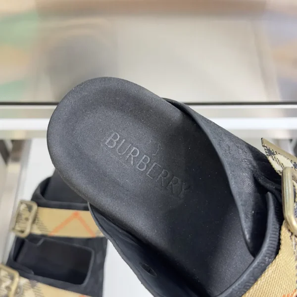 Burberry Check Suede Urchin Men's Sandal - Black