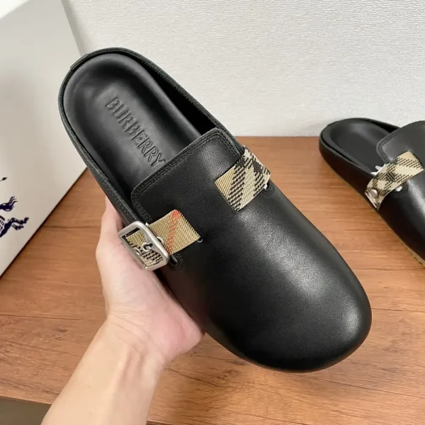 Burberry Urchin Men's Black Suede Slide with Check