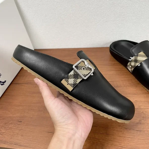 Burberry Urchin Men's Black Suede Slide with Check