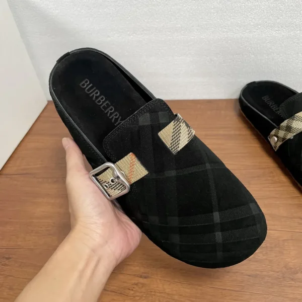 Burberry Urchin Men's Black Suede Slide with B Buckle