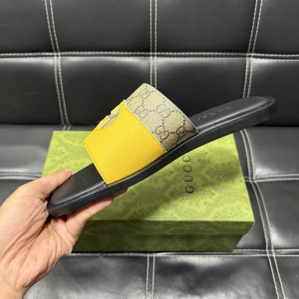 Gucci GG Supreme Slide Men's Yellow Rubber Slide