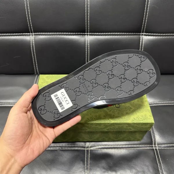 Gucci Men's Rubber Slide - Anti-Slip Design