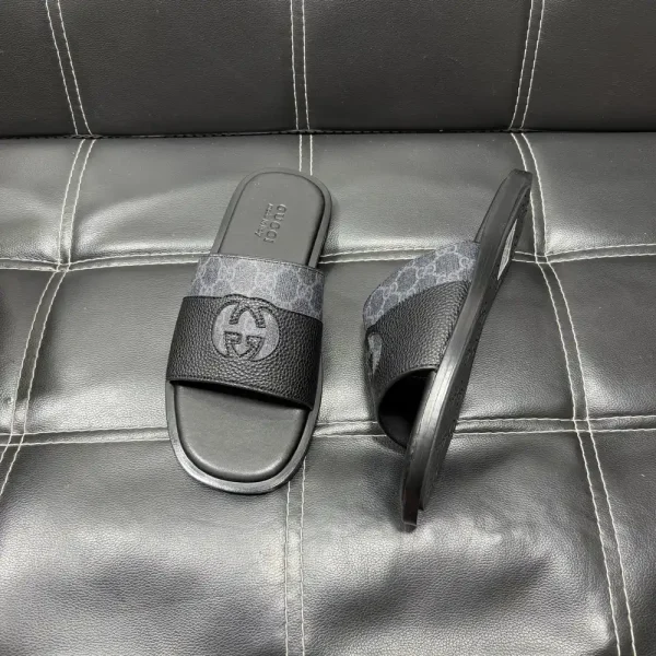 Gucci Men's Slide Sandal with Anti-Slip Soles