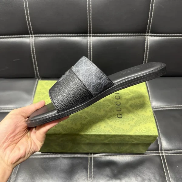 Gucci Men's Slide Sandal with Anti-Slip Soles