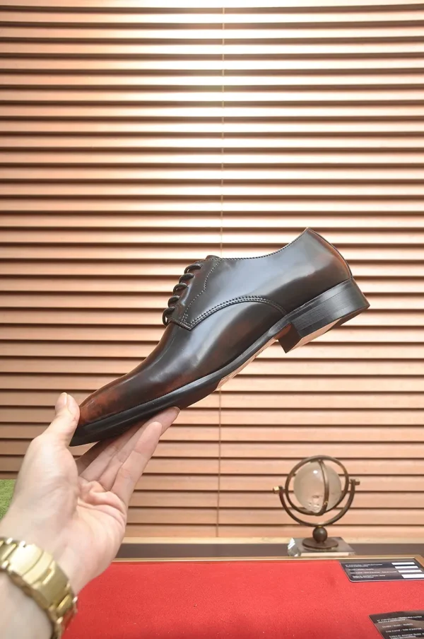 Gucci Men's Black Leather Derby with Cowhide Lining