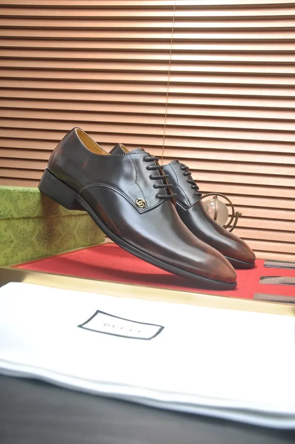 Gucci Men's Black Leather Derby with Cowhide Lining