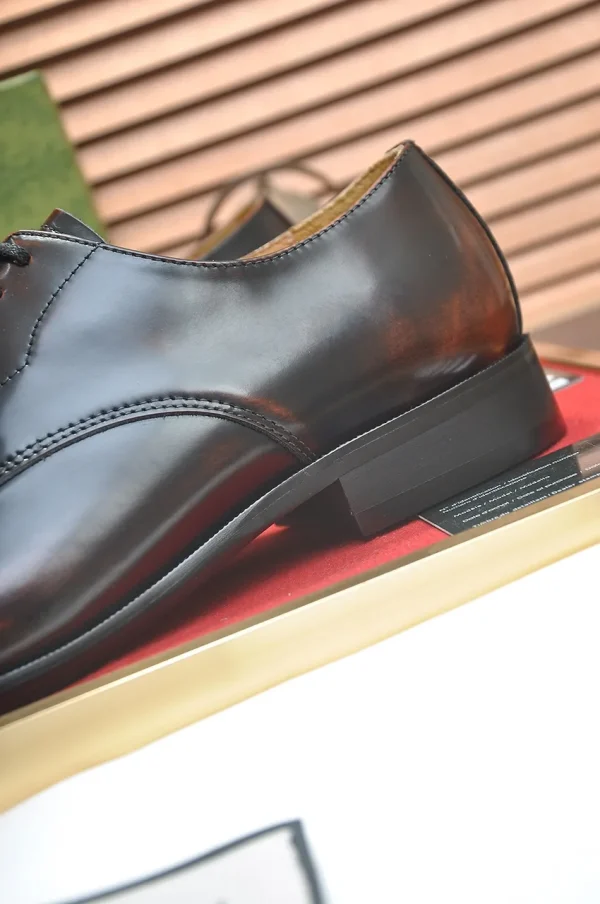 Gucci Men's Black Leather Derby with Cowhide Lining