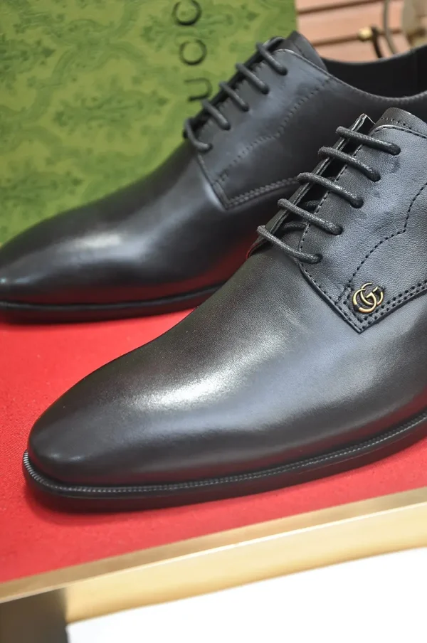 Gucci Men's Black Leather Logo Oxfords