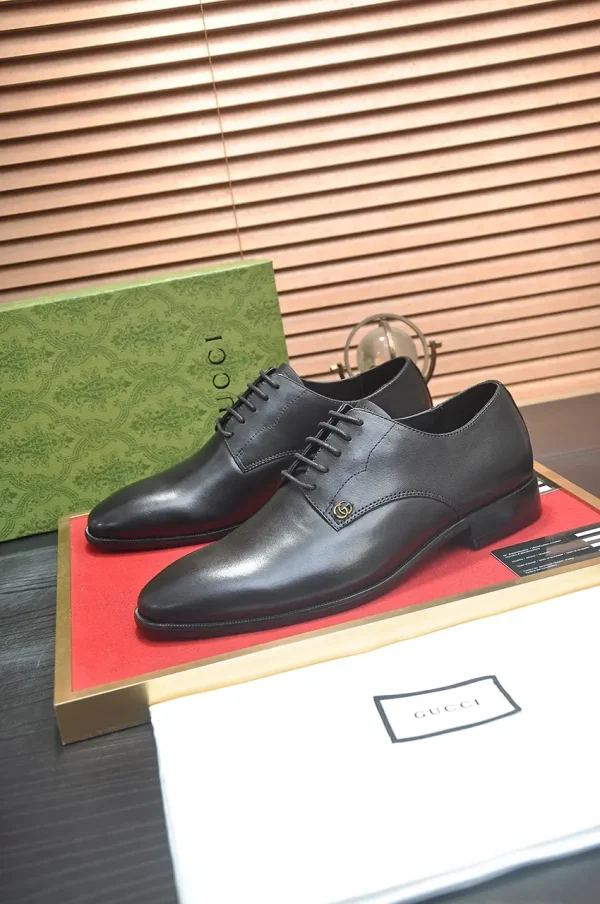 Gucci Men's Black Leather Logo Oxfords