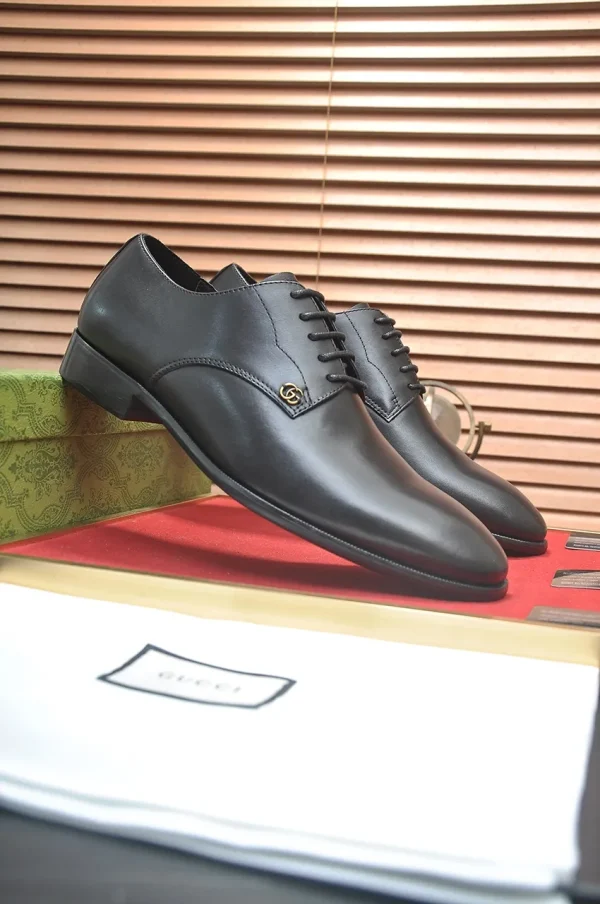 Gucci Men's Black Leather Logo Oxfords