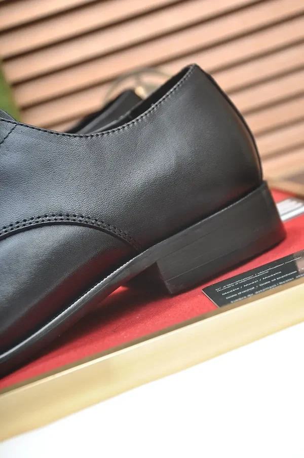Gucci Men's Black Leather Logo Oxfords