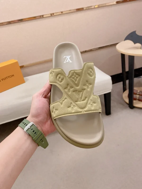 Louis Vuitton LV Oasis Mule Men's Beige Slide