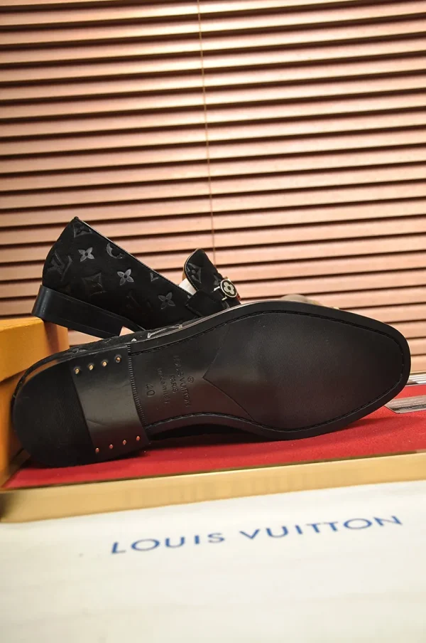 Louis Vuitton Major Loafer Men's Black Leather