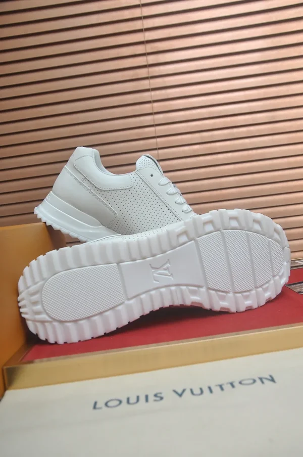 Louis Vuitton Men's White Leather Sneaker - Run Away