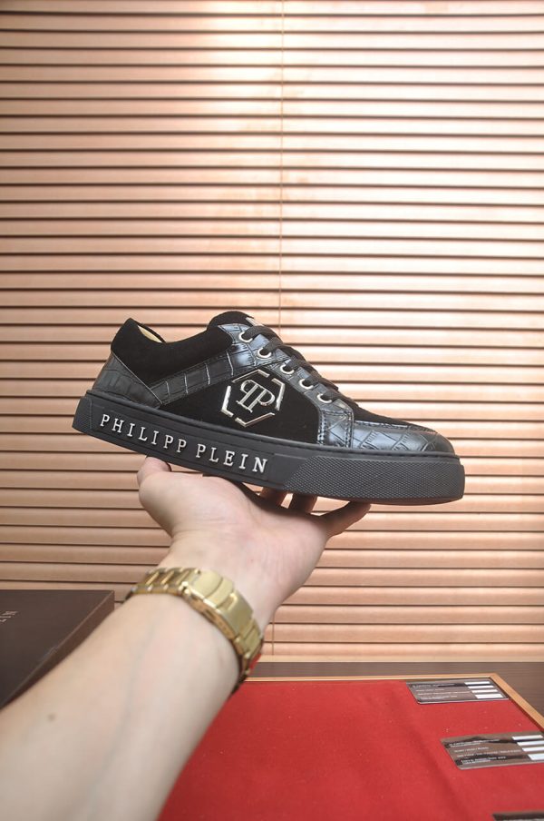Philipp Croc-Embossed Hexagon Low-Top Sneaker – Black (1) Philipp Croc-Embossed Hexagon Low-Top Sneaker – Black