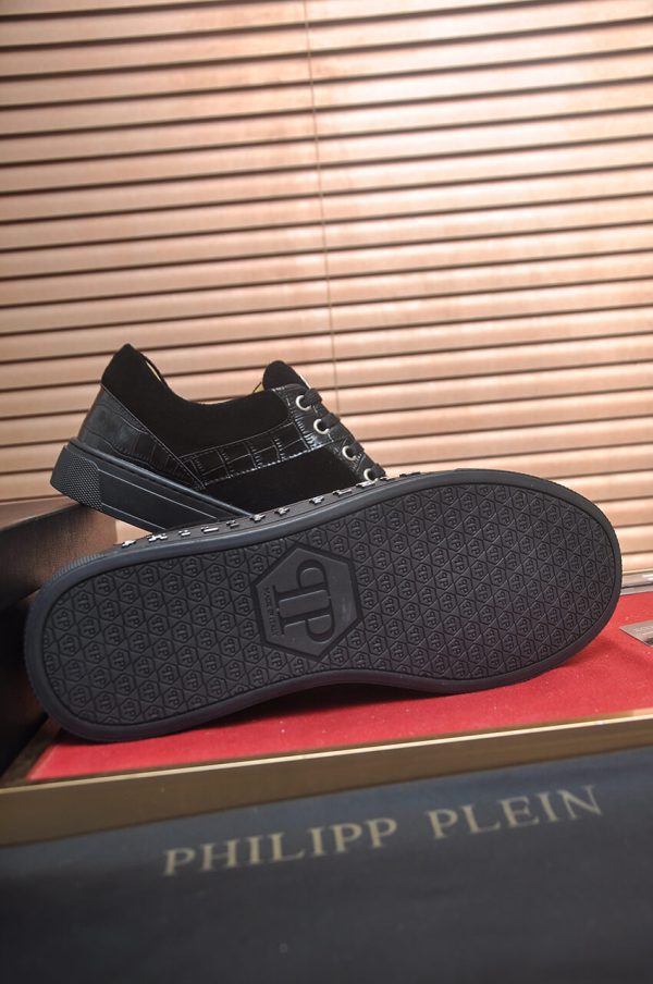 Philipp Croc-Embossed Hexagon Low-Top Sneaker – Black (8) Philipp Croc-Embossed Hexagon Low-Top Sneaker – Black