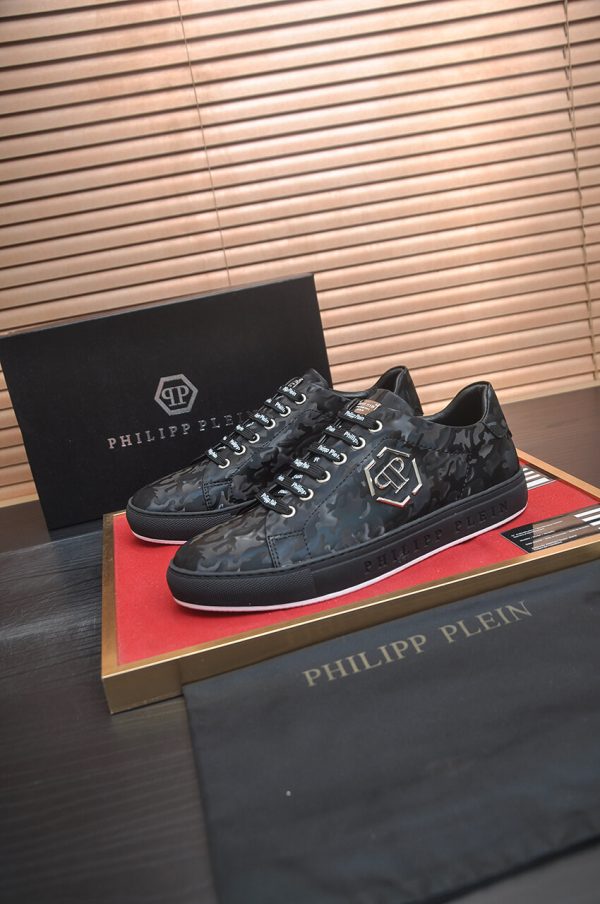 Philipp Plein Camouflage Hexagon Low-Top Sneaker – Black & Grey
