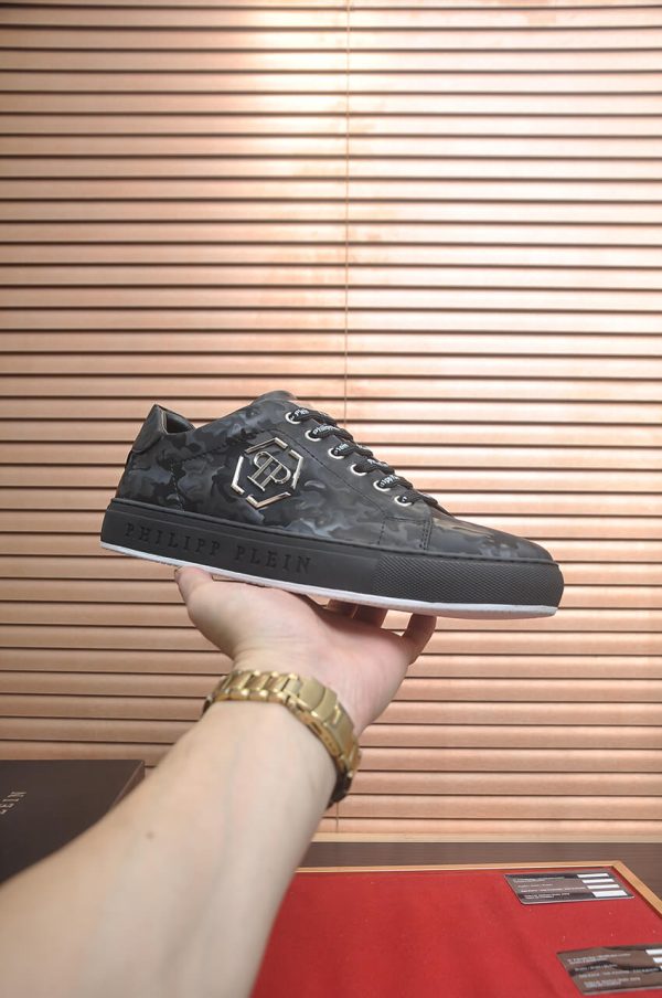 Philipp Plein Camouflage Hexagon Low-Top Sneaker – Black & Grey