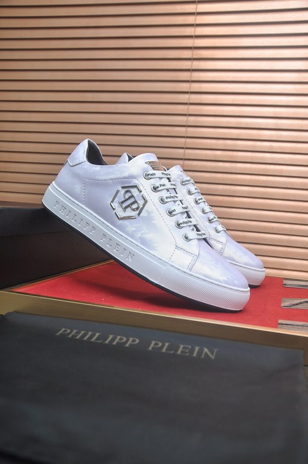 Philipp Plein Camouflage Hexagon Low-Top Sneaker – White & Light Grey