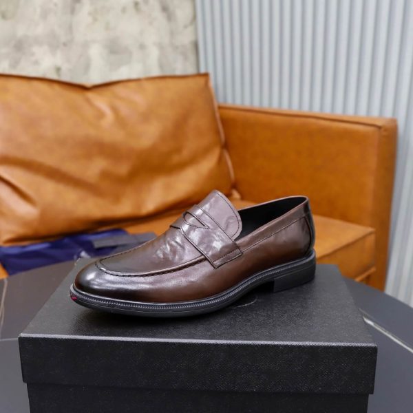 Prada Crinkled Leather Penny Loafers – Fumè Cocoa Brown (6) Prada Crinkled Leather Penny Loafers – Fumè Cocoa Brown