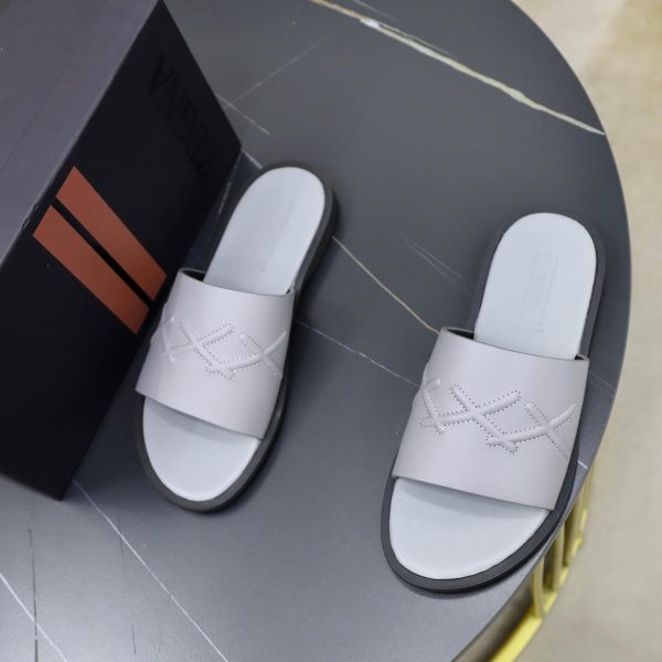 Zegna Signature Stitch Leather Slides – Light Grey